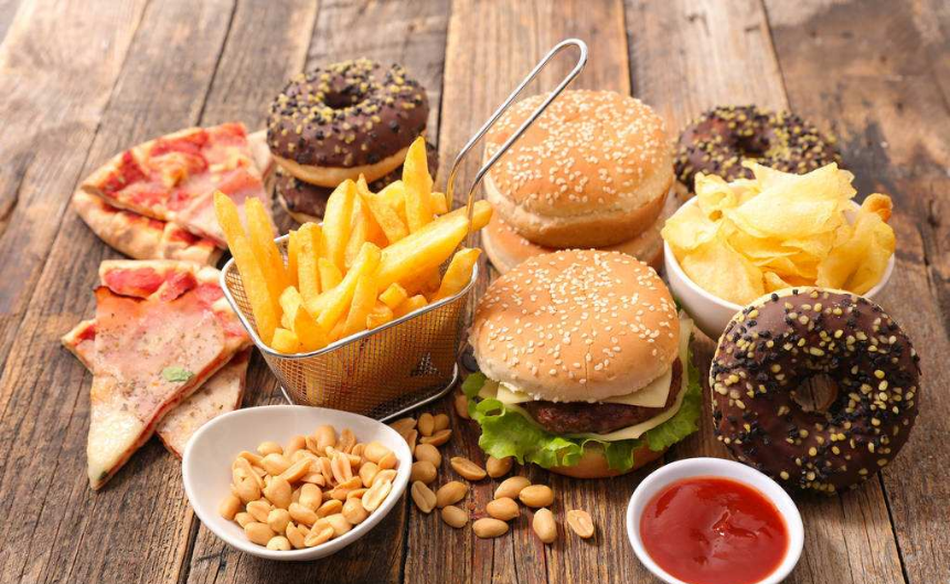 New Study Alarms: Ultra-Processed Foods Linked to Increased Risk of Cancer & Death 伦敦帝国理工学院最新研究：超加工食品与癌症和死亡风险有关